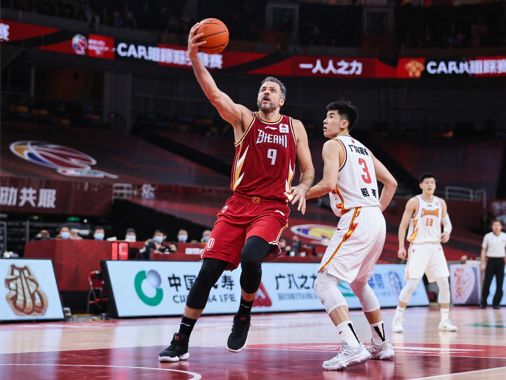 他的角色更 他的角色更